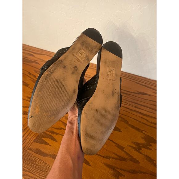 Kurt Geiger London
Chelsea Leather Stud Embellished Chain Hardware Mules size 41 - Picture 8 of 8